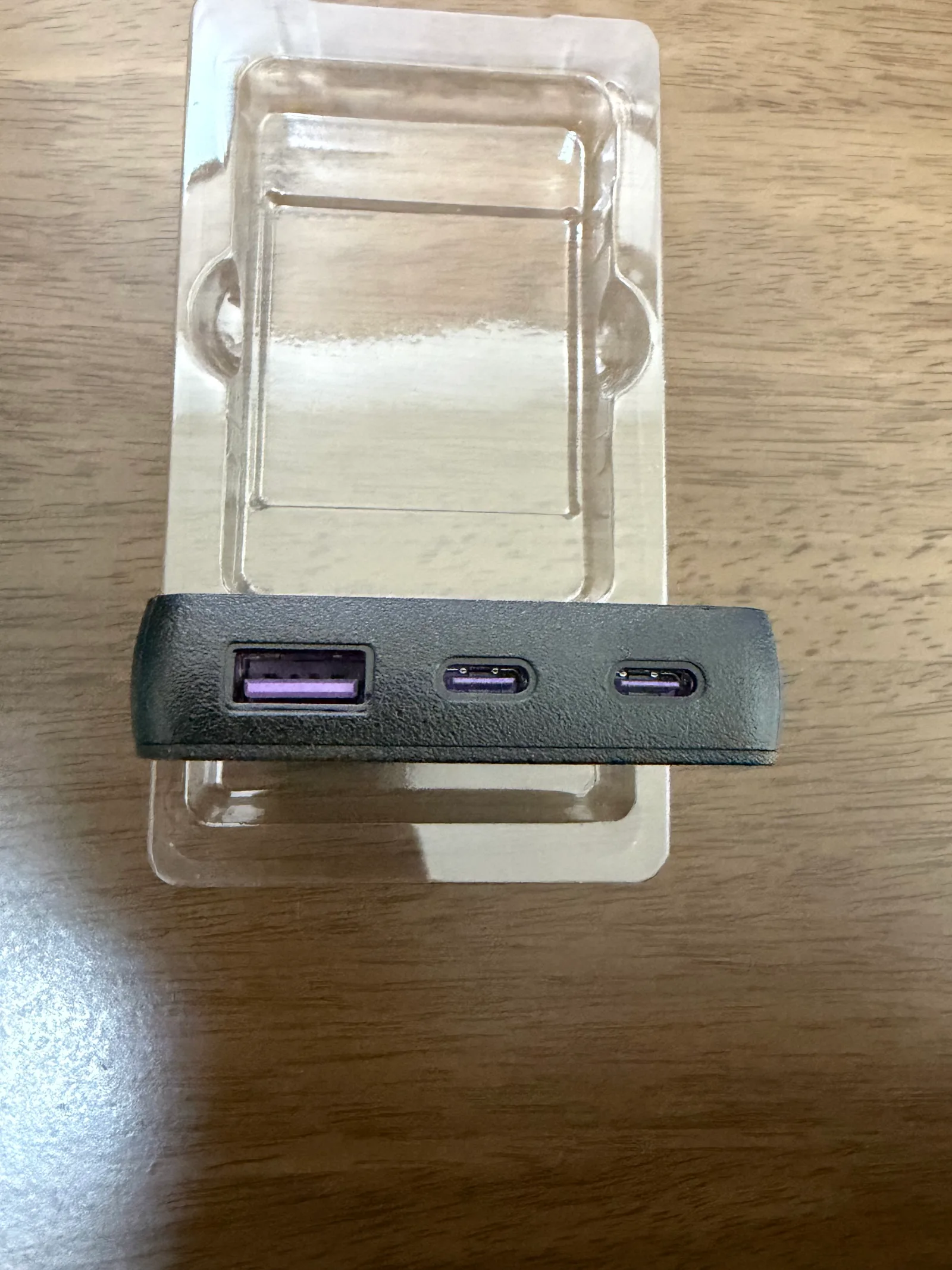 SMARTCOBY Pro SLIM SSのUSB-Aポート1個とUSB-Cポート2個