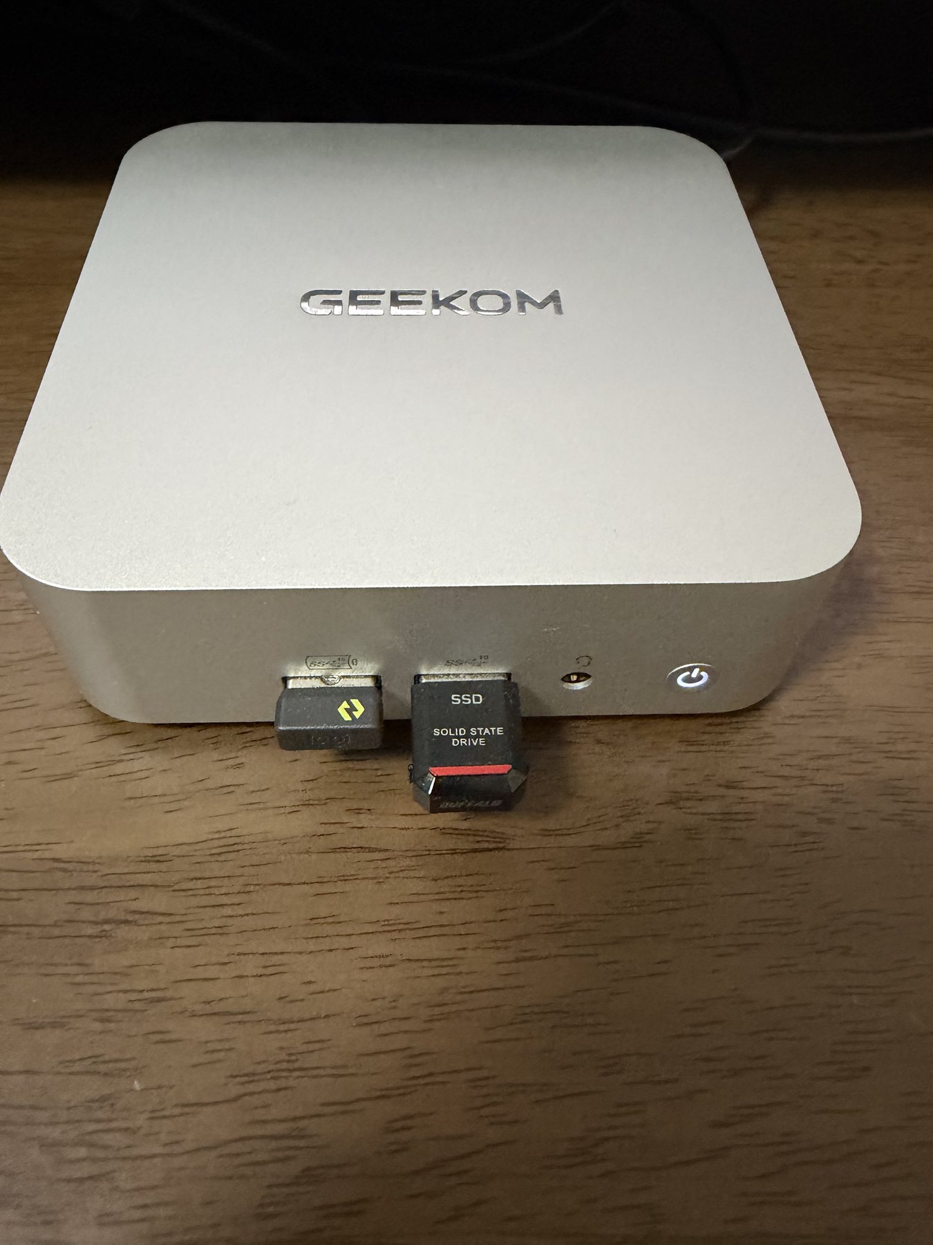 GEEKOM A6前面へ接続したSSD-PST1.0U3-BA