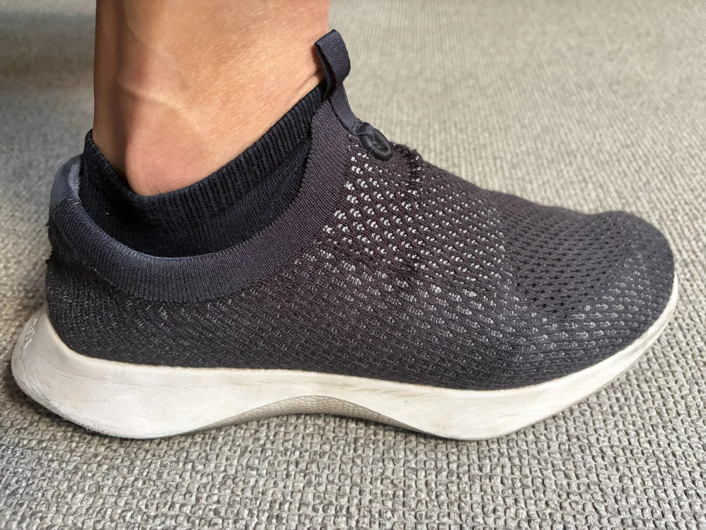 Allbirds Tree Dasher Relayを着用した側面と履き口